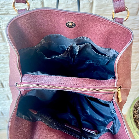 Anne Klein Poster Shoulder Handbag EUC - Picture 7 of 7